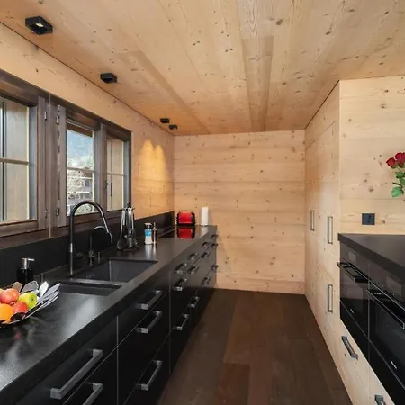 Three-bedroom In With Terrace Apartment