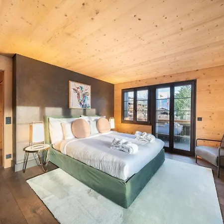 アパート Three-bedroom In With Terrace *