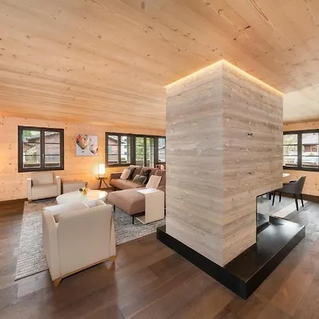 Three-bedroom In With Terrace Apartment *